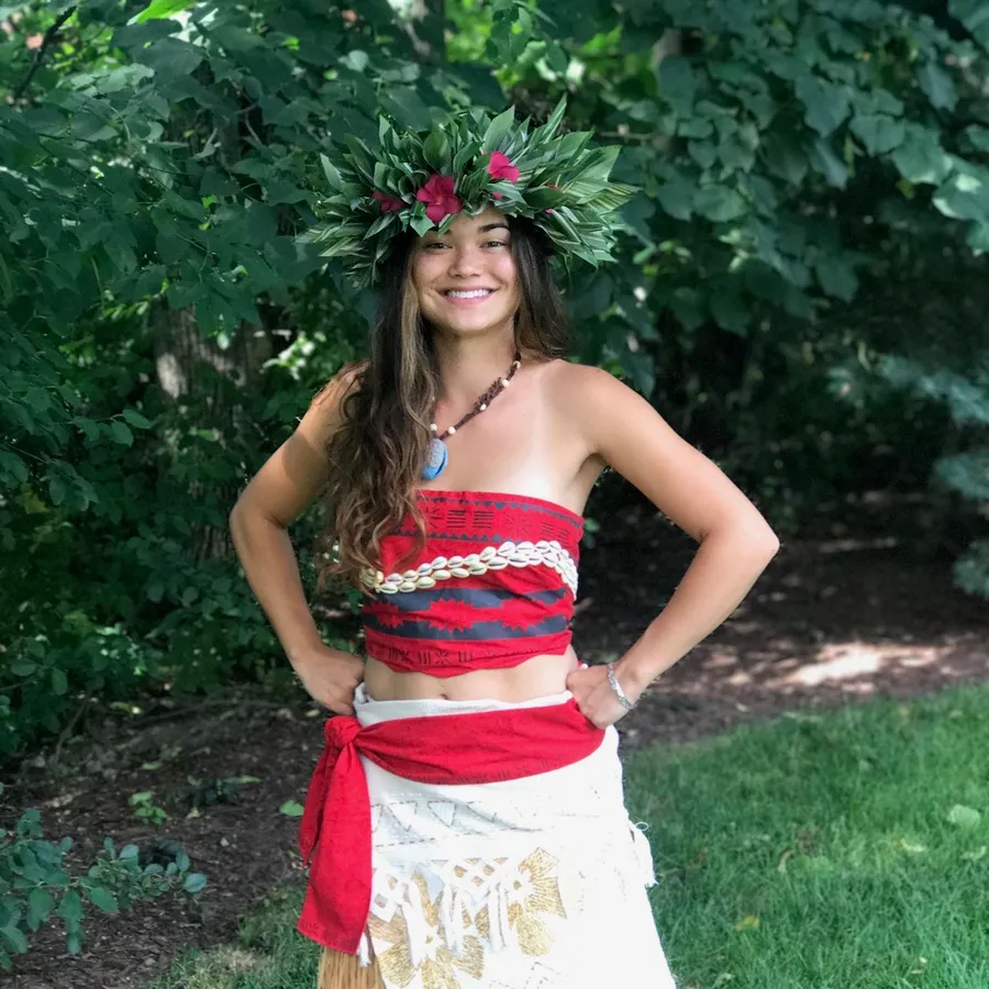 Michigan Moana performer at a birthday party
